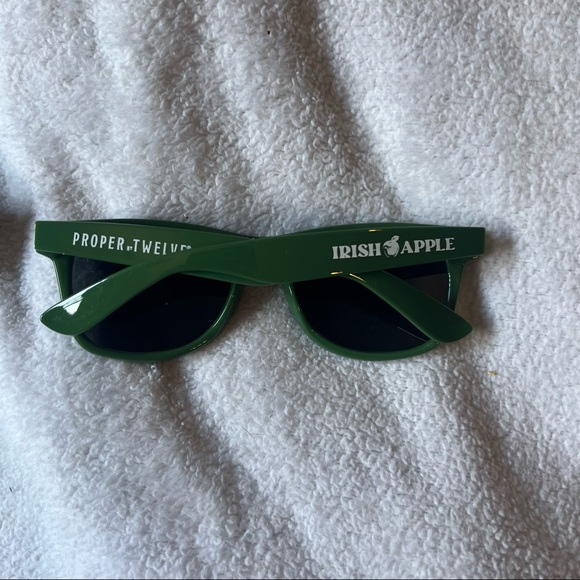 NEW - Set of 5 - Proper Twelve Irish Whiskey Branded Green Sunglasses - Picture 3 of 5